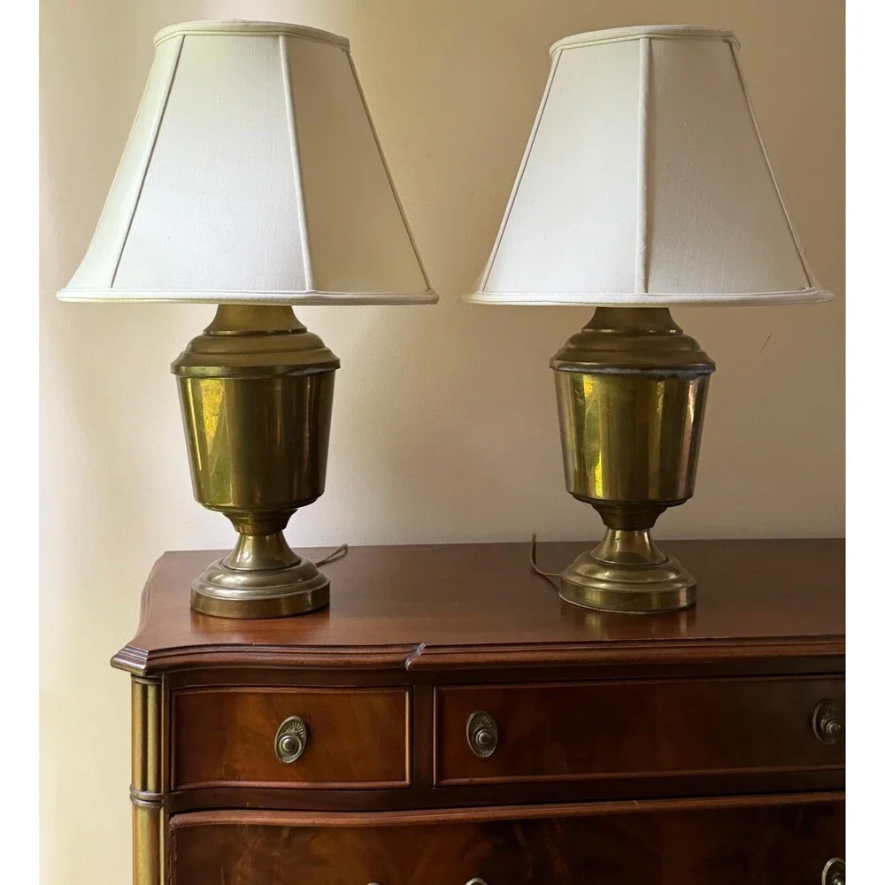 Vintage Solid Brass Urn Table Lamps Pair Traditional Colonial Hollywood Regency